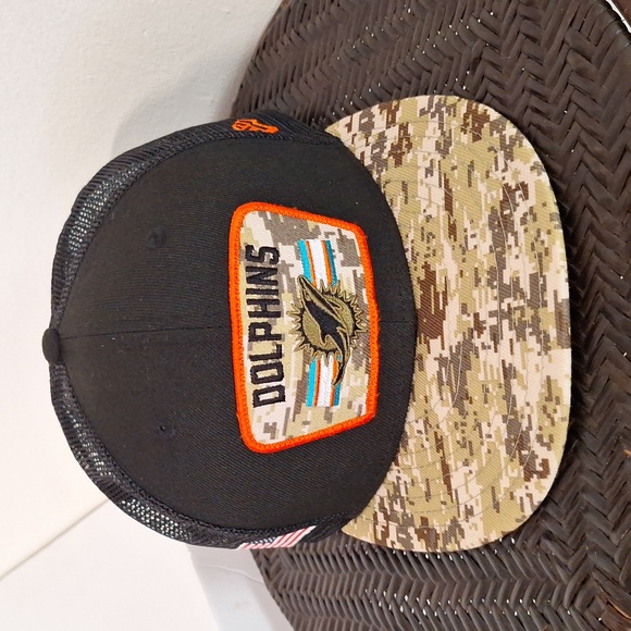Miami Dolphins Salute To Service Snapback Hat New Era Medium/Large - Picture 1 of 7
